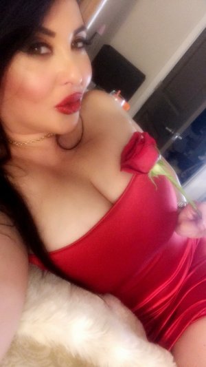 Lilou-rose call girls in Huntington Indiana & happy ending massage